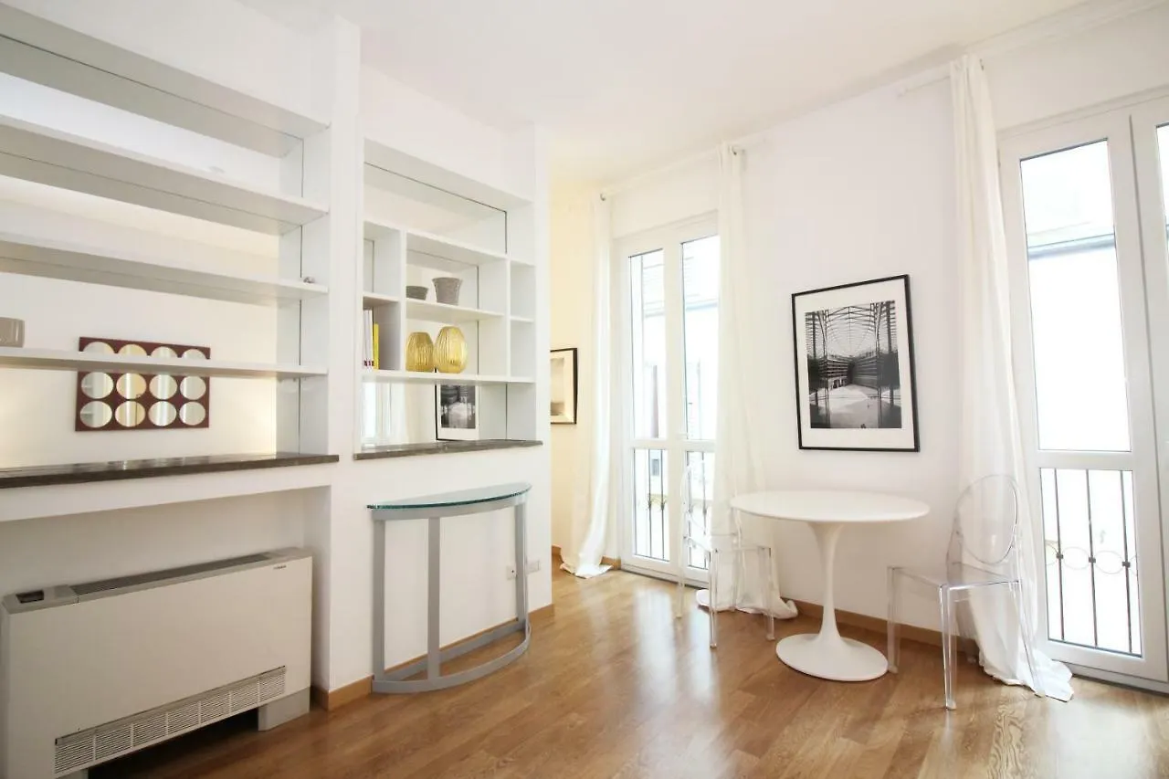 Brera - Fiori Chiari Charme Apartment Milán