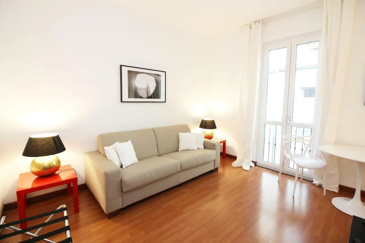Brera - Fiori Chiari Charme Apartment Milán